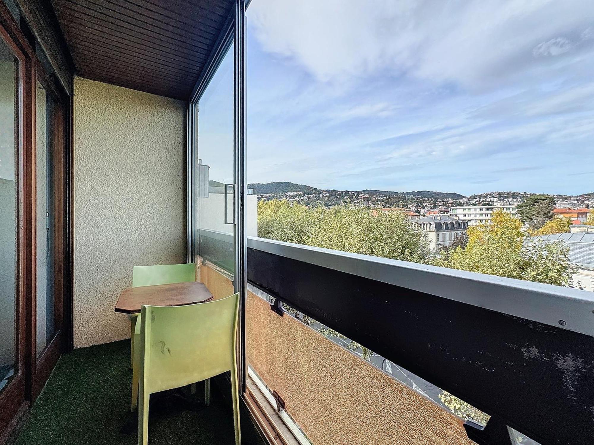 La Lassolas - Charmant T2 Avec Balcon Et Garage Chamalières Kültér fotó